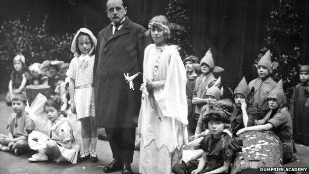 J.M. Barrie and Peter Pan: Children Who Never Grow Up Between Reality and Fantasy J.M. Barrie and Peter Pan: Children Who Never Grow Up Between Reality and Fantasy